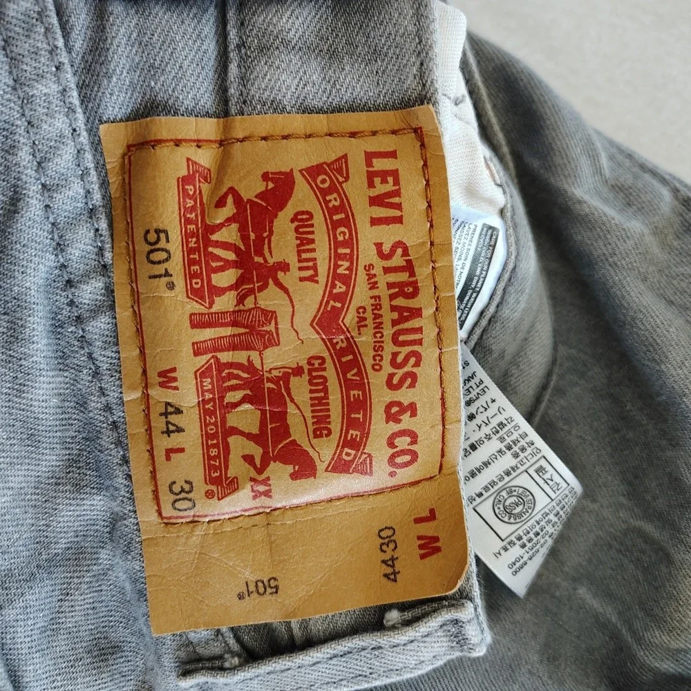 Levis 501 Jeans Mens 44x30 Gray Wash Denim‎ Straight Leg Classic Button Fly